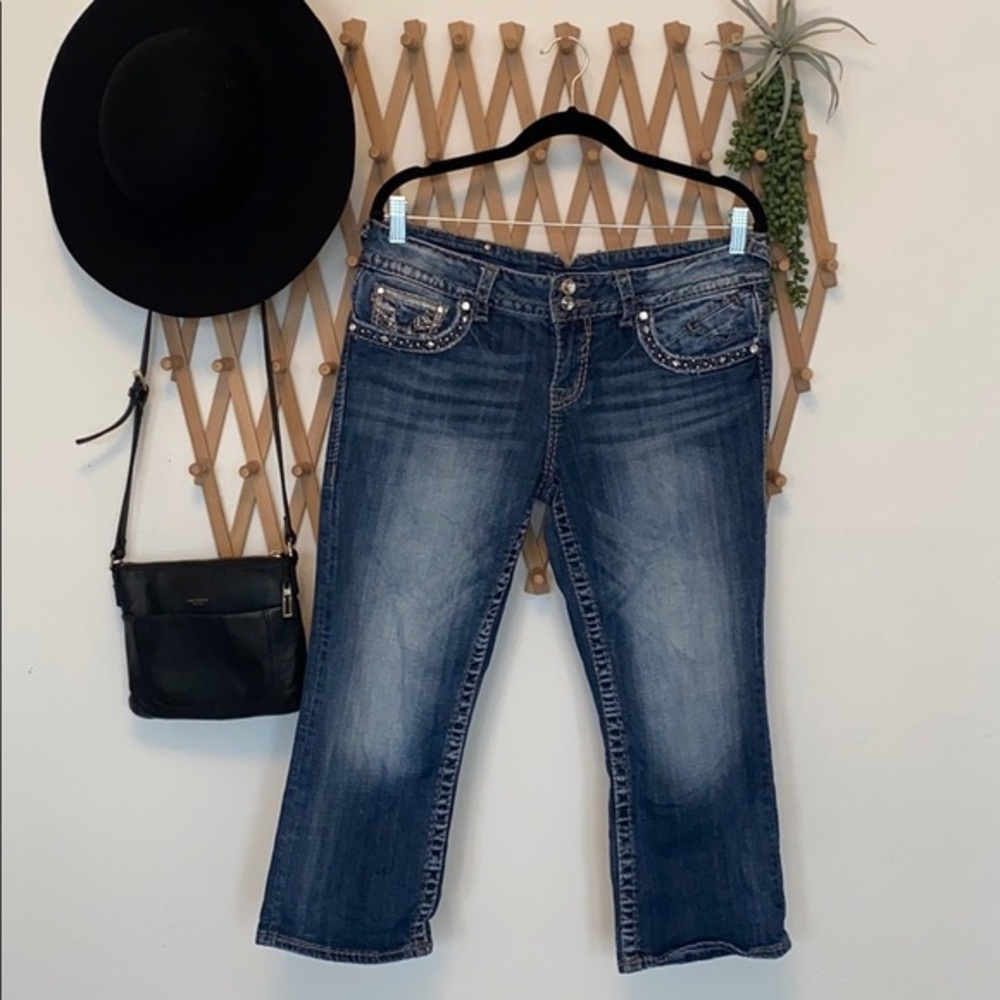 Vigoss the New York Capri jeans button pocket